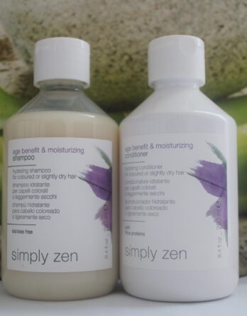 Gamme Simply Zen : Duo Age Benefit & Moisturizing - Shampoing et Conditioner de qualité professionnelle pour des cheveux mûrs magnifiquement entretenus.