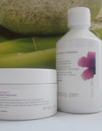 Le duo de shampooing et de crème de soin de la gamme Simply Zen est votre allié incontournable pour des cheveux sublimes. Il transforme efficacement les cheveux secs et abîmés en leur offrant une texture luxueuse, tout en les nourrissant pour une protection harmonieuse. Faites l'expérience de cheveux resplendissants avec Simply Zen.