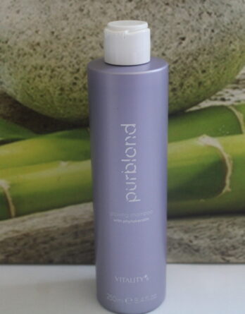 Optez pour le Shampoing Purblond à la Phytokératine de Vitality's pour des cheveux blonds éclatants et résistants. Neutralisez les reflets indésirables tout en renforçant vos cheveux blonds, décolorés, méchés ou gris naturels. Découvrez l'éclat pur avec Hair Réunion. #HairRéunion