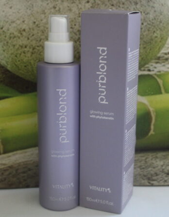 Revitalisez vos cheveux blonds avec le sérum éclat Vitality's: Oil Purblond. Enrichi en huile de babassu, beurre de murumuru, et phytokératine, il renforce, protège contre la chaleur, et révèle la beauté naturelle de vos cheveux.