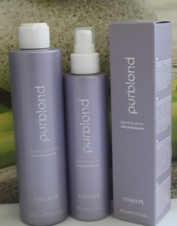 Optez pour l'excellence capillaire avec notre duo inégalé : le Shampoing Purblond à la Phytokératine et le Sérum Éclat à l'huile de babassu et au beurre de murumuru de Vitality's. Révélez une blondeur éblouissante, renforcez la résistance avec une phytokératine haut de gamme, et protégez vos cheveux des dommages thermiques. Une fusion de soin expert et d'ingrédients de qualité pour une chevelure d'une santé et d'une beauté incomparables. Investissez dans l'excellence capillaire, investissez dans votre bien-être capillaire. 💛✨ #HairRéunion #Vitalitys #CheveuxSublimes #SoinProfessionnel