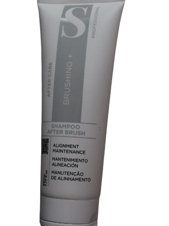 Le shampoing After Brush de la gamme Brushing + rassemble des actifs équilibrés, conçus pour offrir un nettoyage doux et efficace des cheveux traités chimiquement.