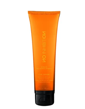 NO_INHIBITION_curl_definer_1500x1500px Crème définissante qui sublime les boucles, réduit les frisottis et apporte souplesse, volume et brillance pour une chevelure parfaitement définie.